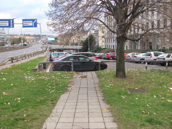 The photo for Průjezd přes Těšnovské parkoviště.